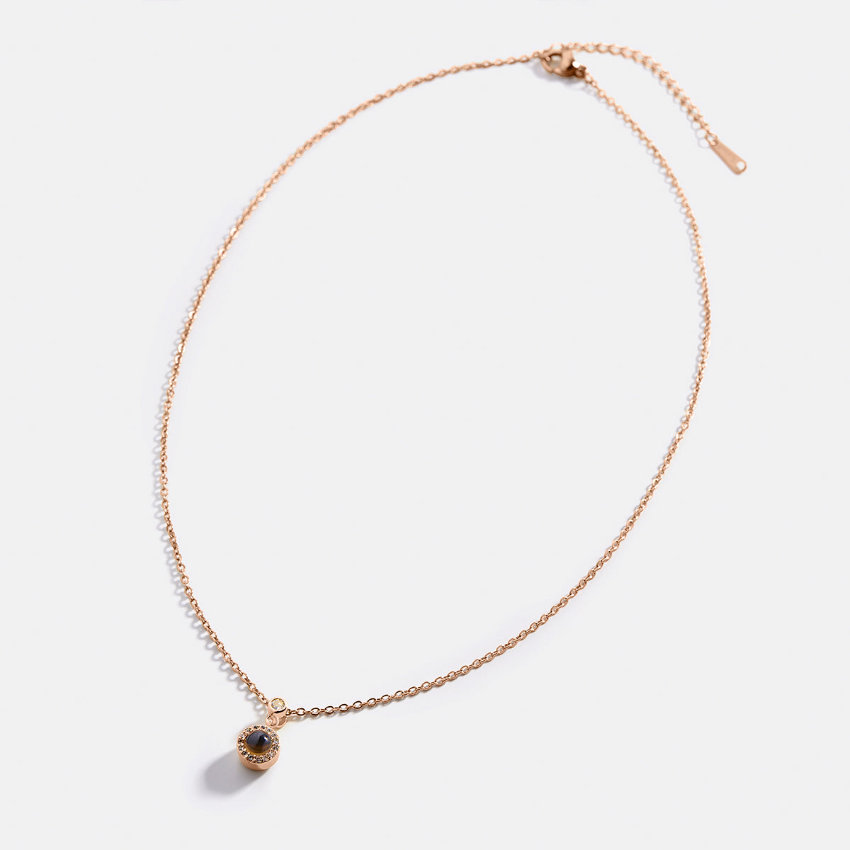 Niestandardowy naszyjnik ze zdjęciem Halo