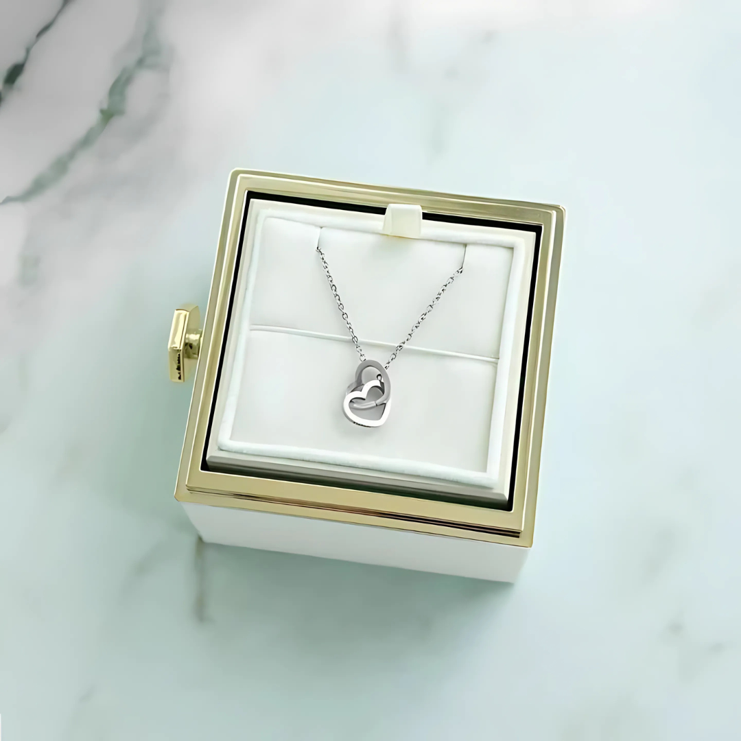 Wieczna Róża & Spersonalizowany naszyjnik w kształcie serca